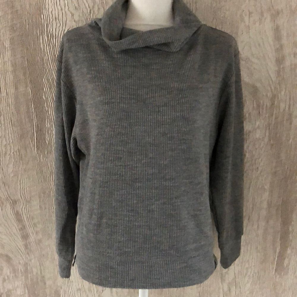 Varley Huntly Sweater Grey Size XS NWT Lightweight Pullover Side Zip Cowl Neck